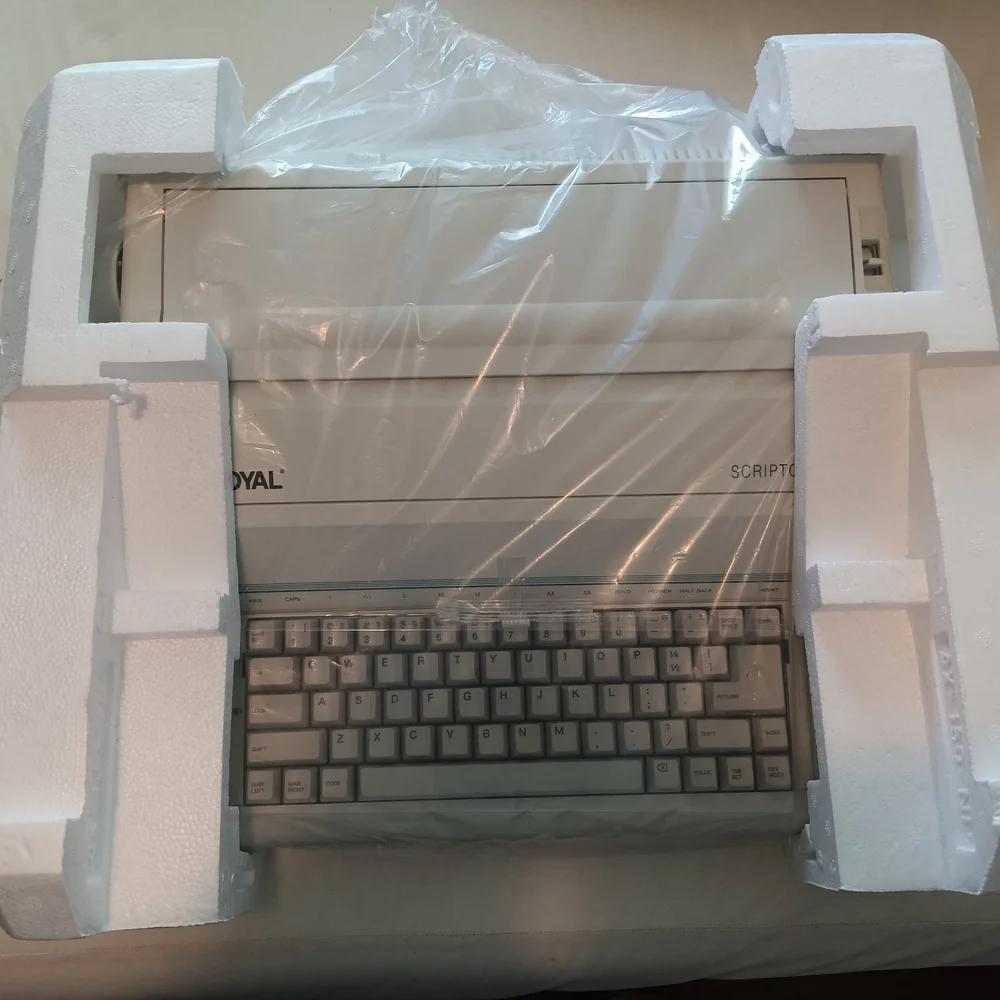 Royal Portable Electronic Typewriter - Picture 6 of 7
